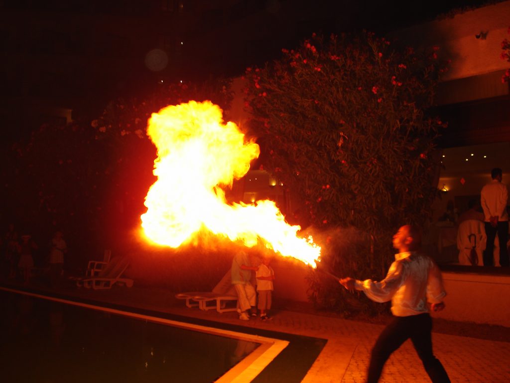 atesbaz-ates-yutan-adam-gosterisi-smyrna-organizasyon-1